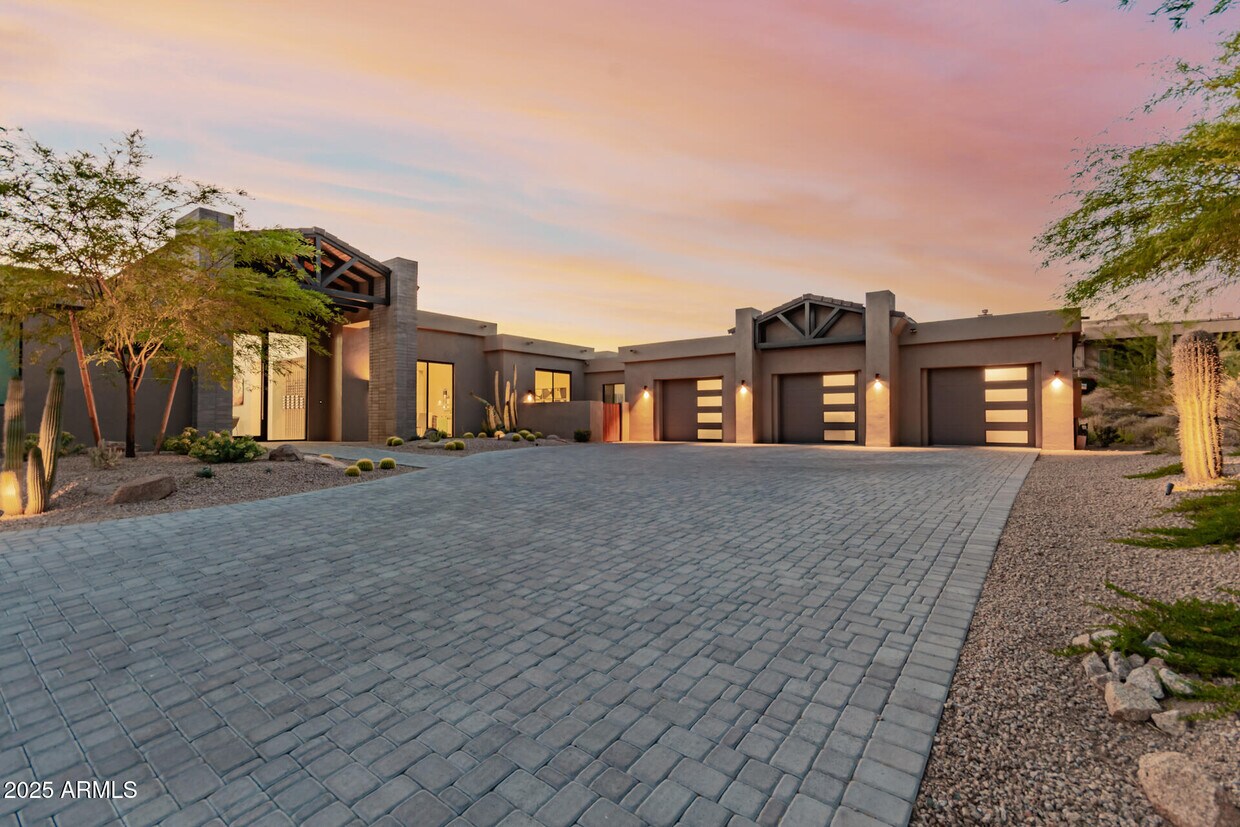 Foto principal - 29599 N 106th Pl