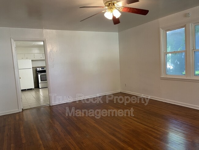 Building Photo - 403 W 13th