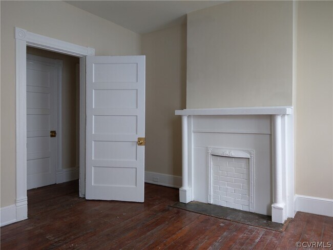 Building Photo - 913 N 35th St