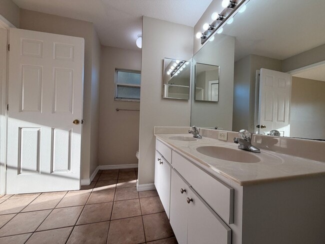 Building Photo - Mediterranean 3BR Villa with Water View | Resort-Style Living in Lake Marion Golf Resort