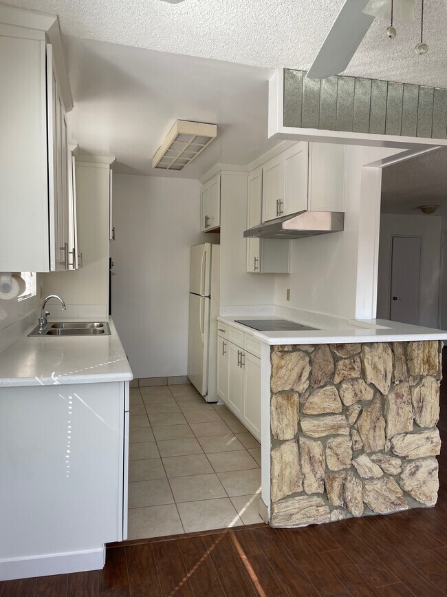 Kitchen - 1831 Prosser Ave