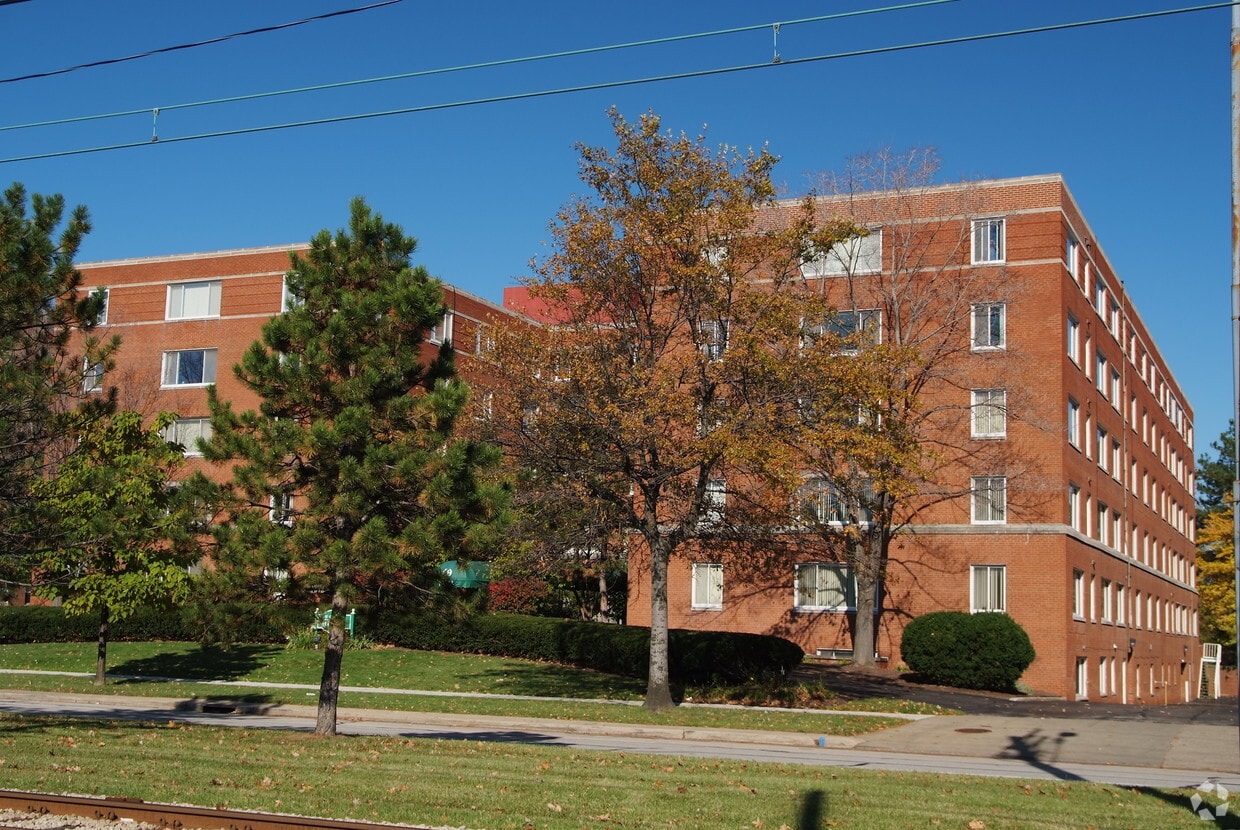 Essex House Apartments Apartments 19333 Van Aken Blvd Shaker Heights