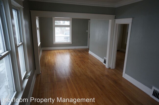 Building Photo - 2 br, 1 bath House - 526 N 12th Ave E