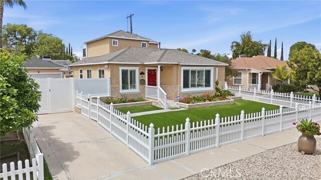 Foto del edificio - 6139 Jamieson Ave