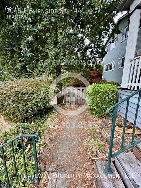 Foto del edificio - 2045 E Burnside St