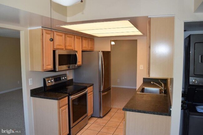 Building Photo - 10223 Valentino Dr