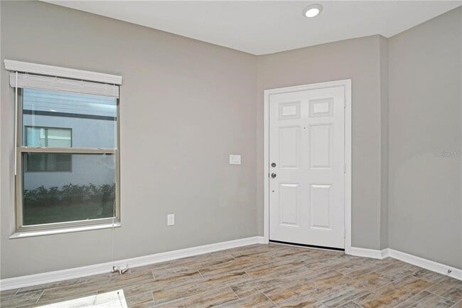 Foto del edificio - 310 Cedar Bark Ln