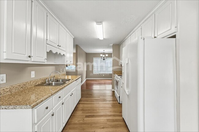 Foto del edificio - 4101 S Fork Dr