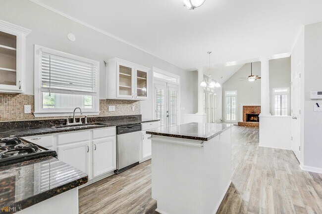 Building Photo - 4275 Rosewood Grove