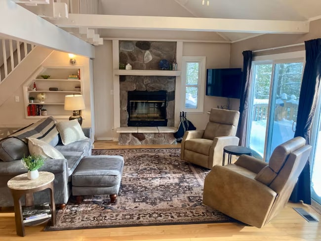 Foto del edificio - 542 Island View Dr