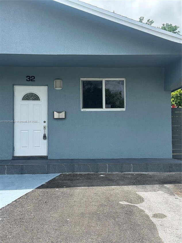 Primary Photo - 32 NW 46th St