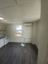 Building Photo - 64 Walker St