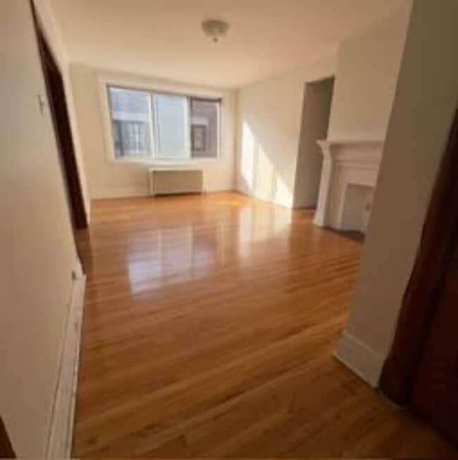 Building Photo - 6 Pl Park