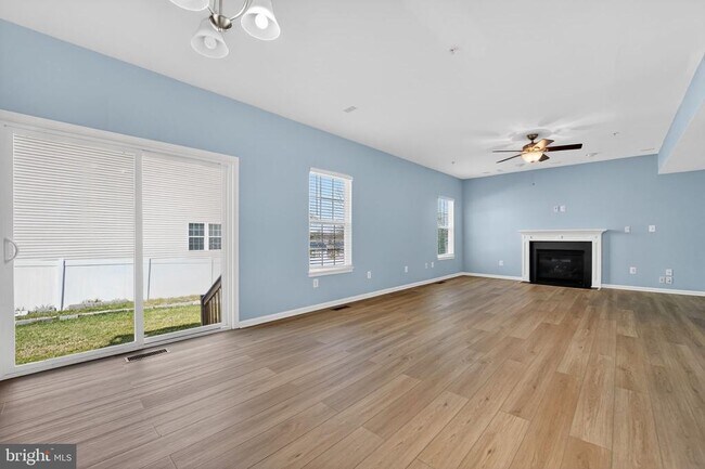 Foto del edificio - 8419 Jacqueline Ct