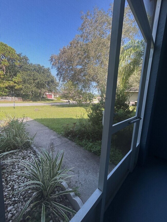 Foto del edificio - 615 7 Gables Cir SE