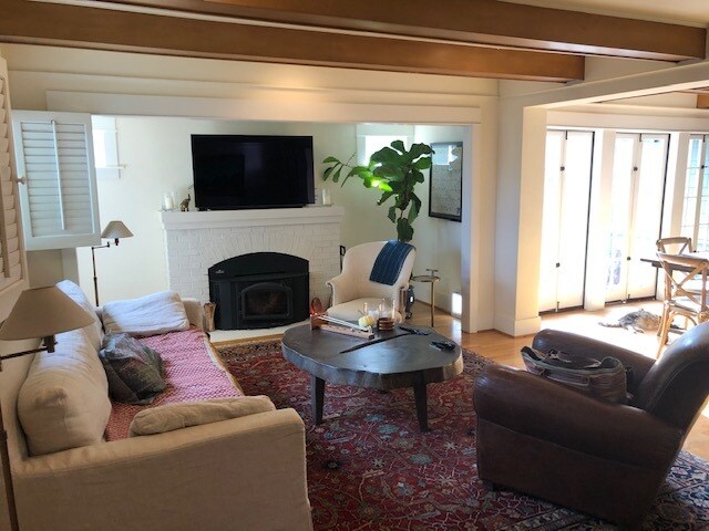 Foto del edificio - 2331 Glyndon Ave
