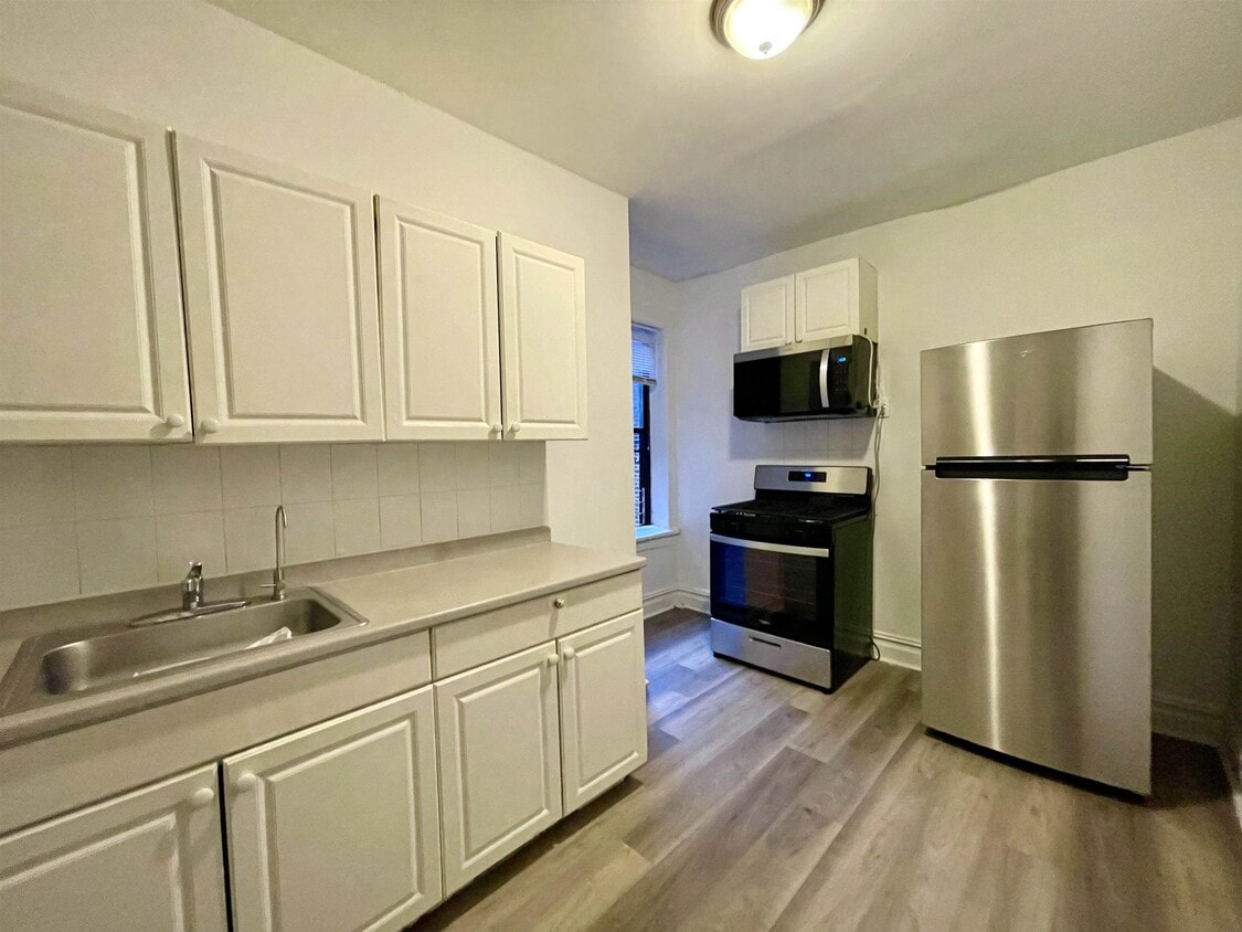 Foto principal - 5301 Palisade Ave