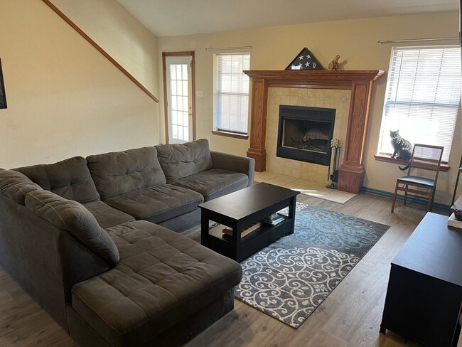 Building Photo - 1637 NE 35th St