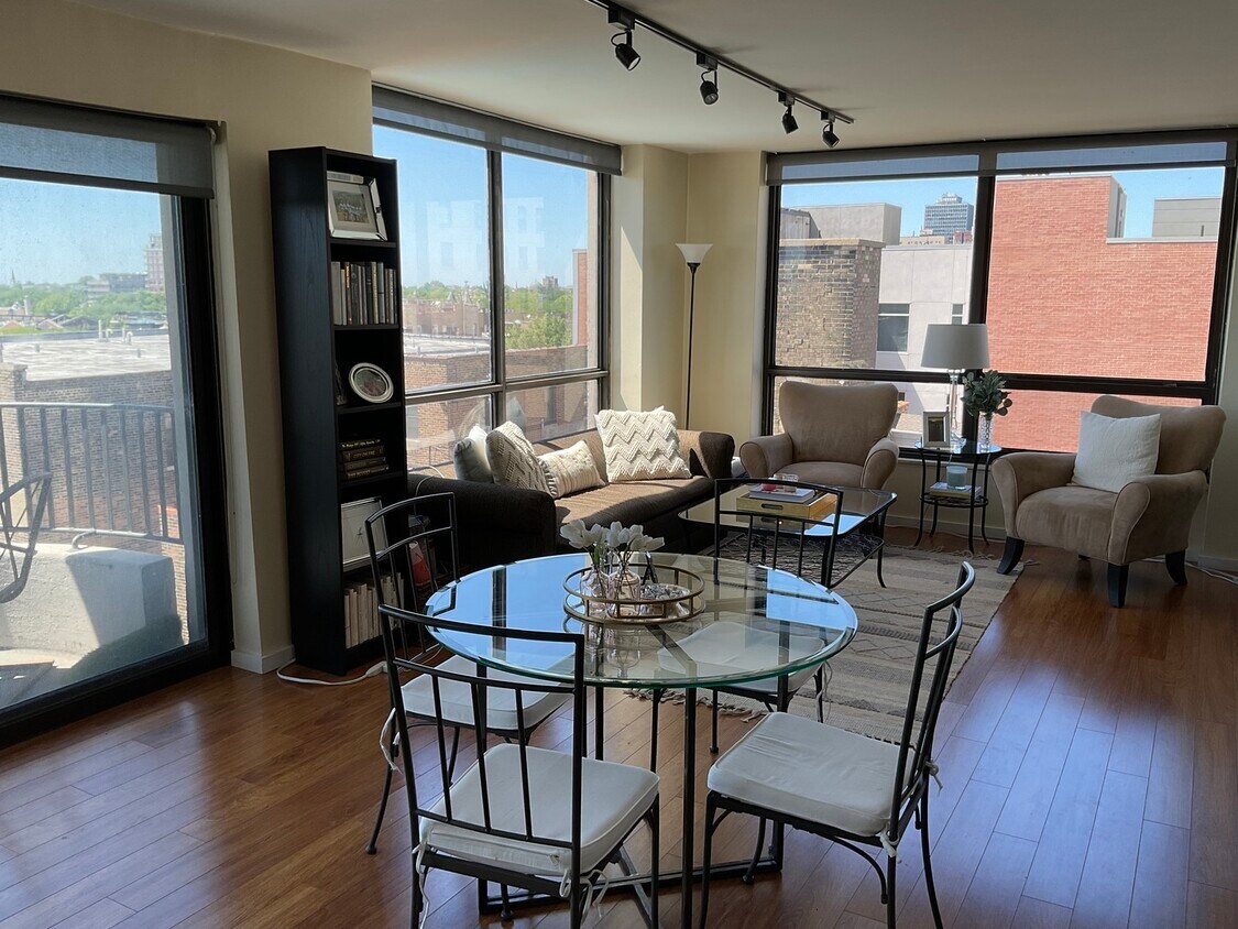 Foto del edificio - 2020 N Lincoln Park W
