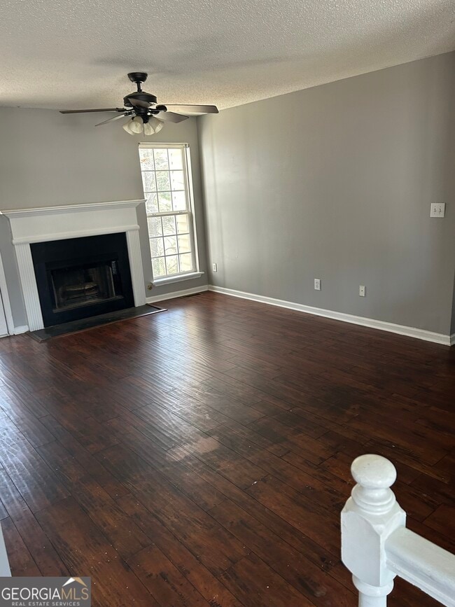 Building Photo - 1220 Augusta Woods Dr
