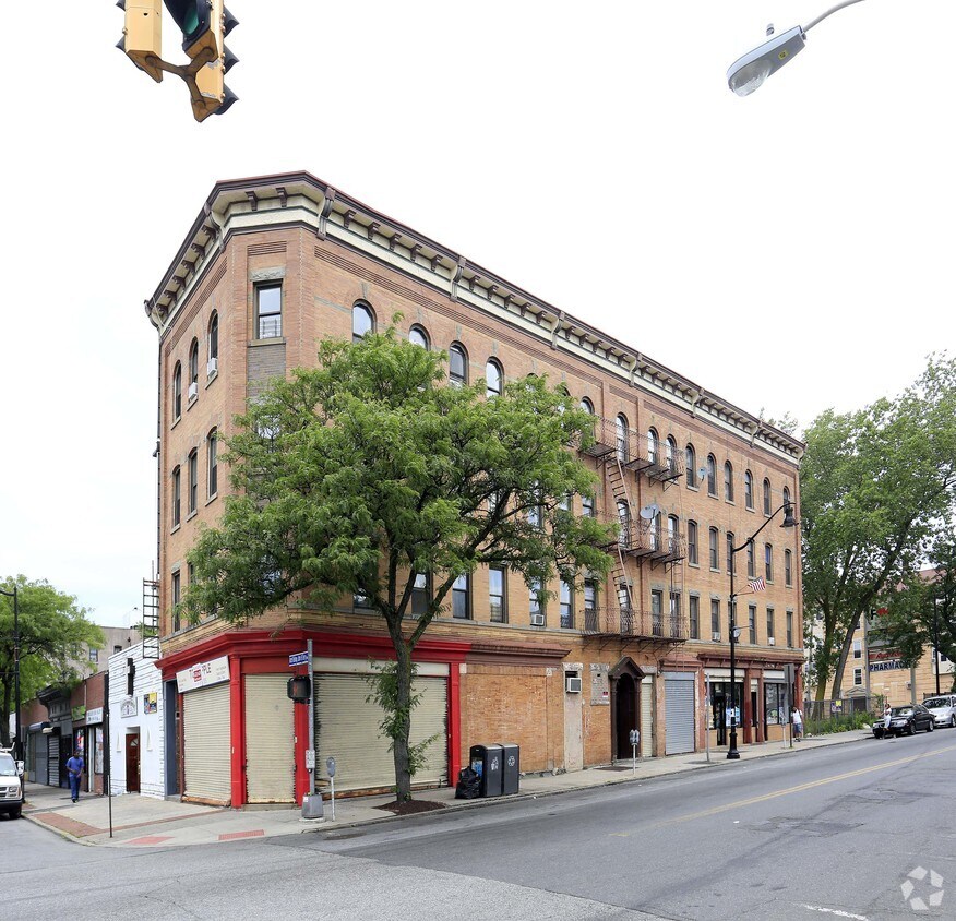Primary Photo - 163 S 4th St