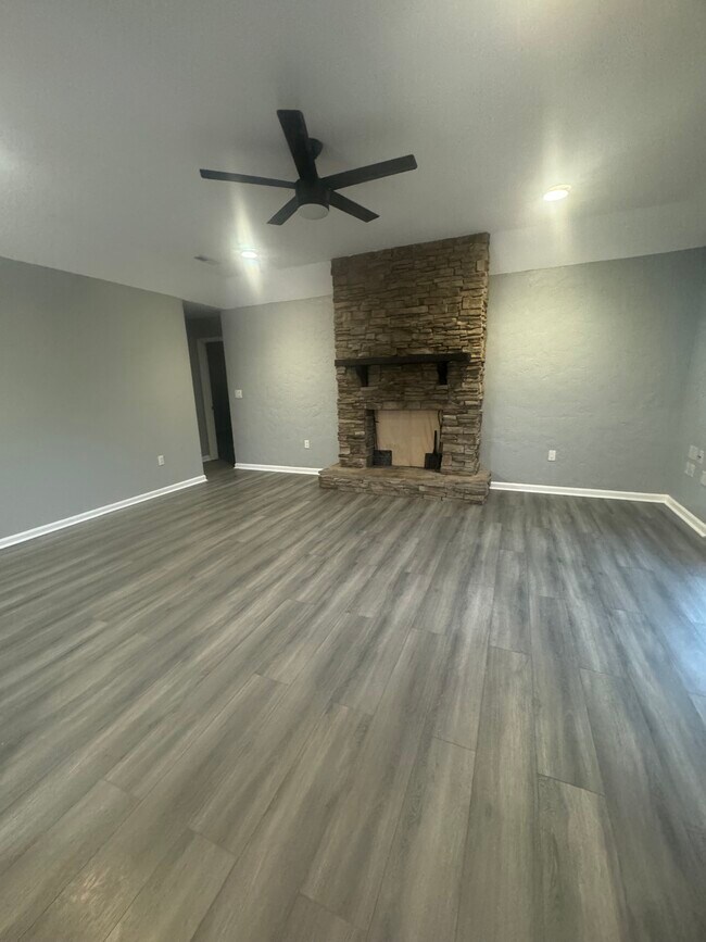 Foto del edificio - 104 Sunset Cir