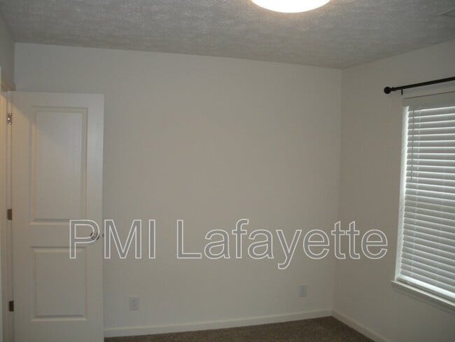 Foto del edificio - 4803 Dobson Dr