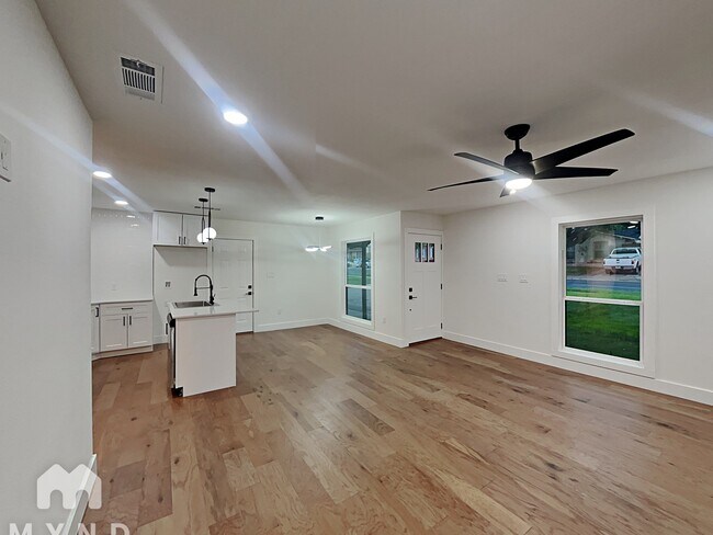 Foto del edificio - 1603 Rutland Dr