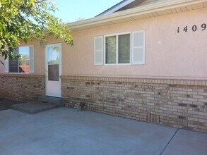 Building Photo - 1409 Riley Dr