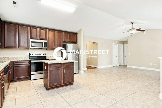 Building Photo - 3 Bedroom Pet-Friendly Home in Fuquay-Varina, NC with Main Street Renewal