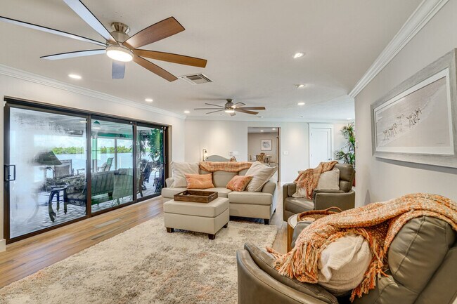 Foto del edificio - 11599 Island Ave