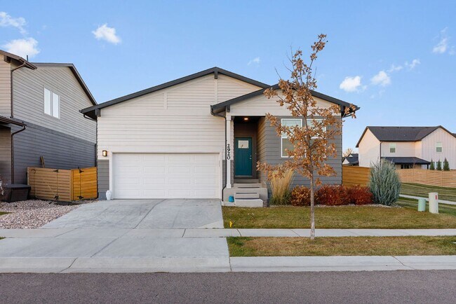 Foto del edificio - *Move In Special $250 off January rent if lease starts 12/15!* 4 Bed, 3 Bath 2.8 miles from Old T...