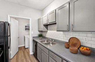 Building Photo - Hampton Point