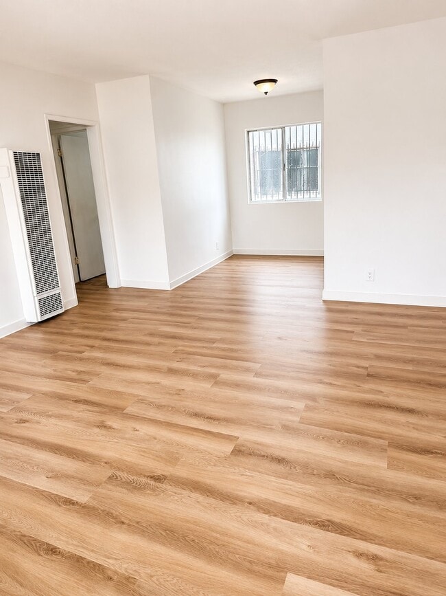 Foto del edificio - 901 W 76th St
