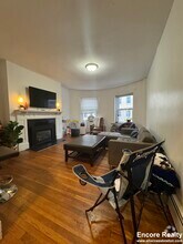 Building Photo - 19 Saint Lukes Rd