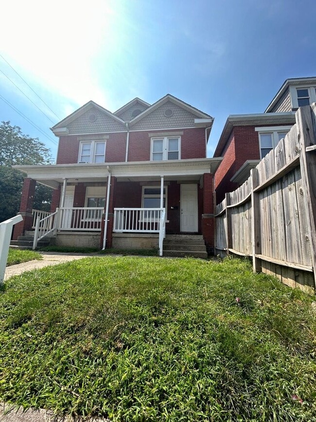 Building Photo - 163-165 S Princeton Ave