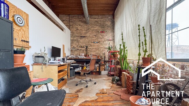 Foto del edificio - 3124 W Carroll Ave