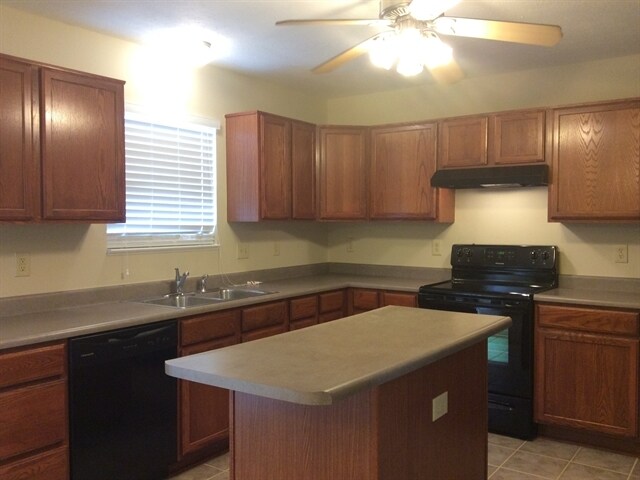 Building Photo - 6658 W Longview Drive