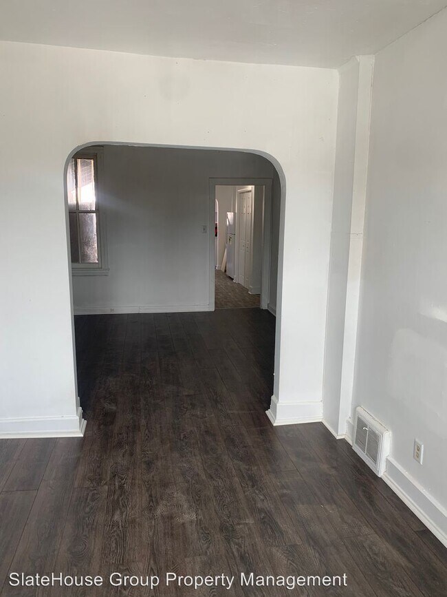 Foto del edificio - 1037 E Poplar St