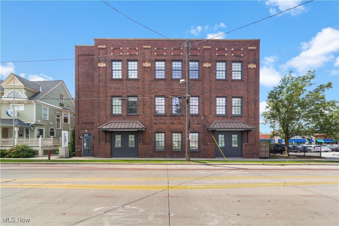 Foto principal - 2048 Fulton Rd