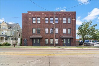 Building Photo - 2048 Fulton Rd