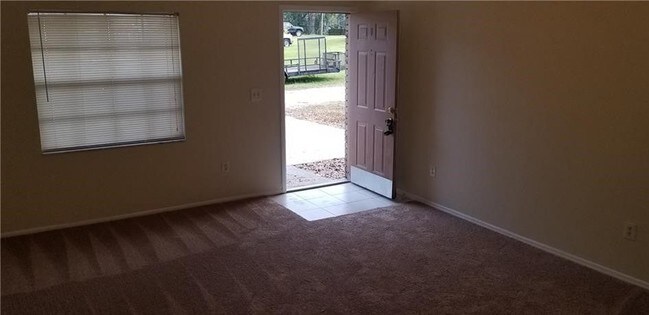 Building Photo - Splendid 2 Bedroom 2 Bath Duplex
