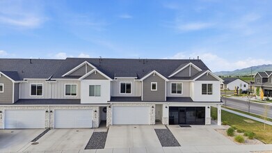 Building Photo - 613 W 550 N