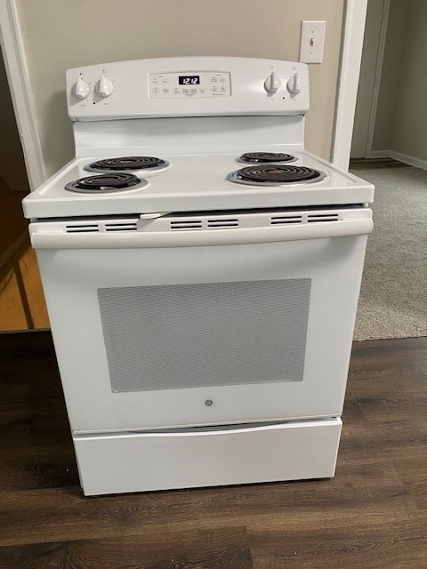 Building Photo - 608_612_Universal