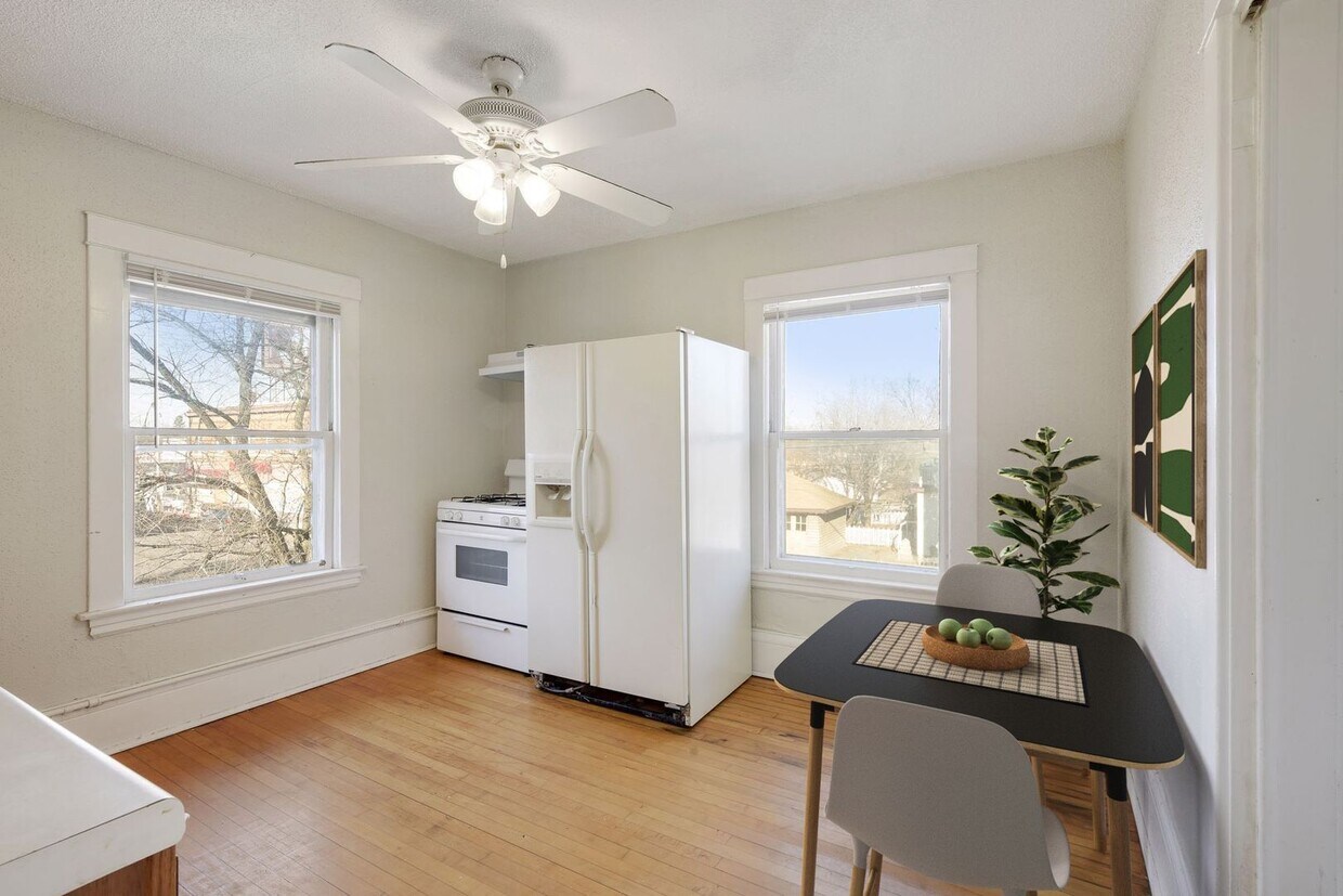 Primary Photo - 3800 Elliot Ave