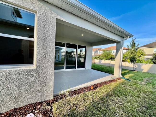 Building Photo - 14815 Milfoil Ave