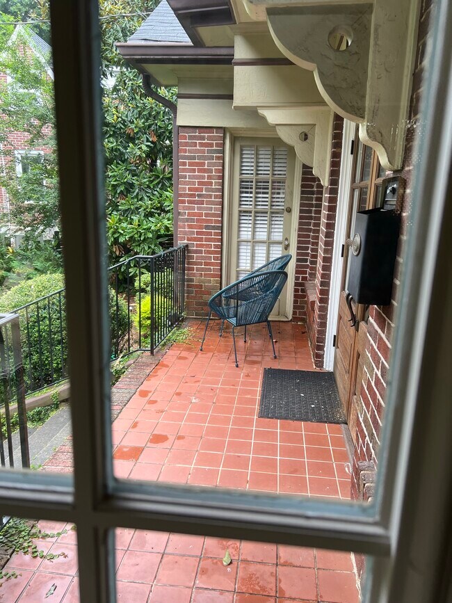 Foto del edificio - 1308 N Highland Ave NE