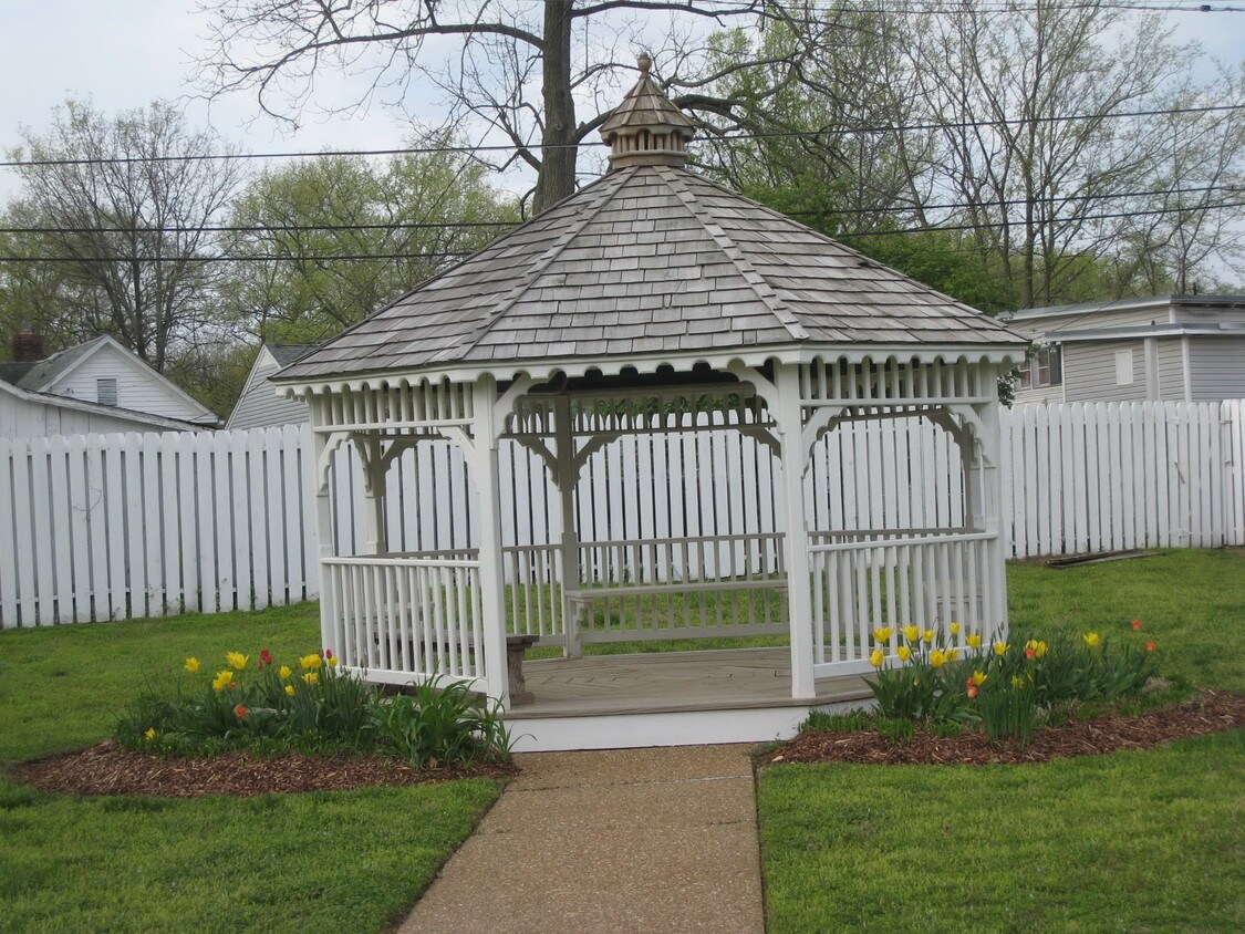 Primary Photo - 2645 Blakemore Ave