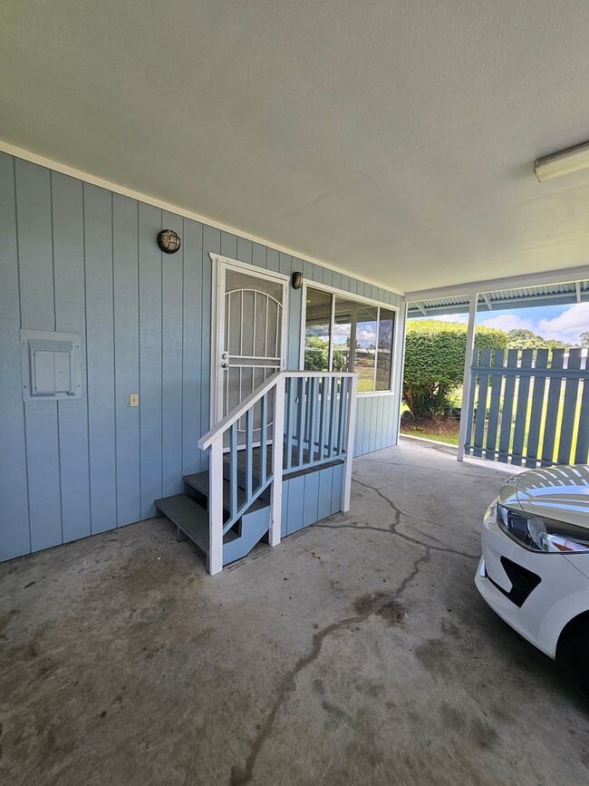 Building Photo - Beautiful 3 bedroom home on Naniakea St