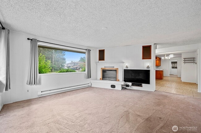 Building Photo - "Charming 3-Bed, 2-Bath Home in Everett – Your Perfect Retreat Awaits!"
